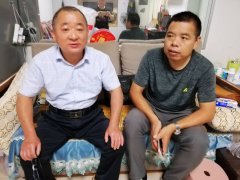 阜阳市爱心孝老协会两会长拜望阜阳名师宝洛日